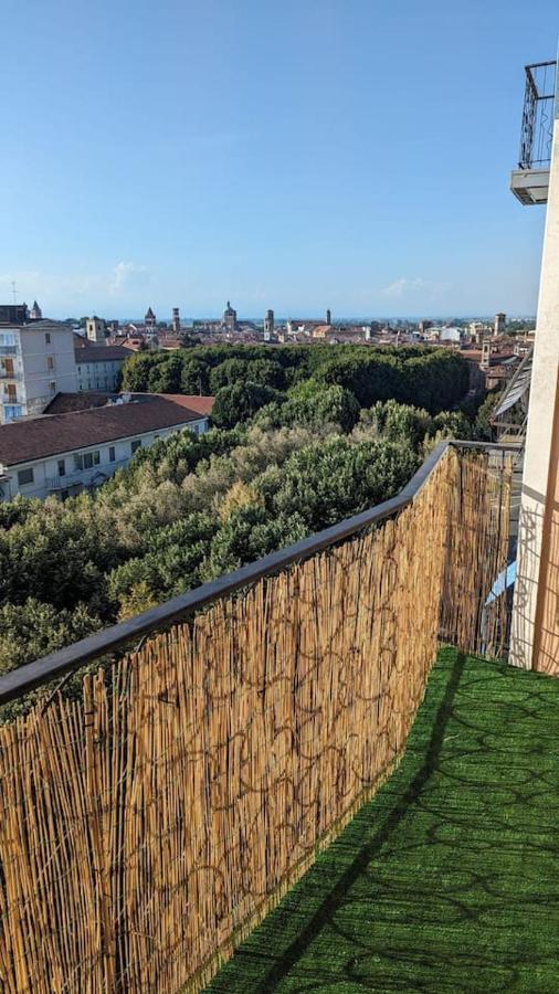 La Terrazza Del Re Apartment Vercelli Bagian luar foto