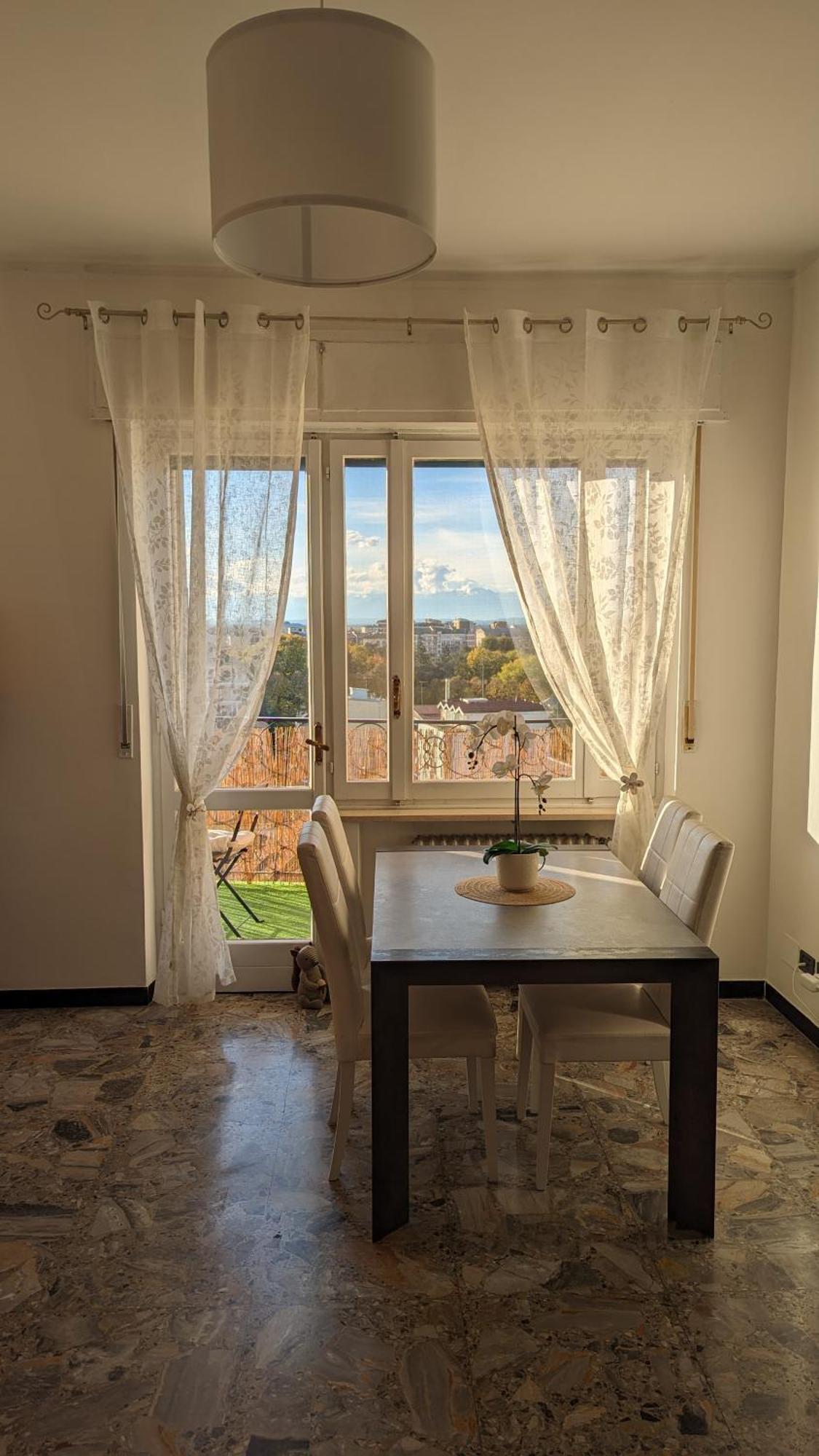 La Terrazza Del Re Apartment Vercelli Bagian luar foto