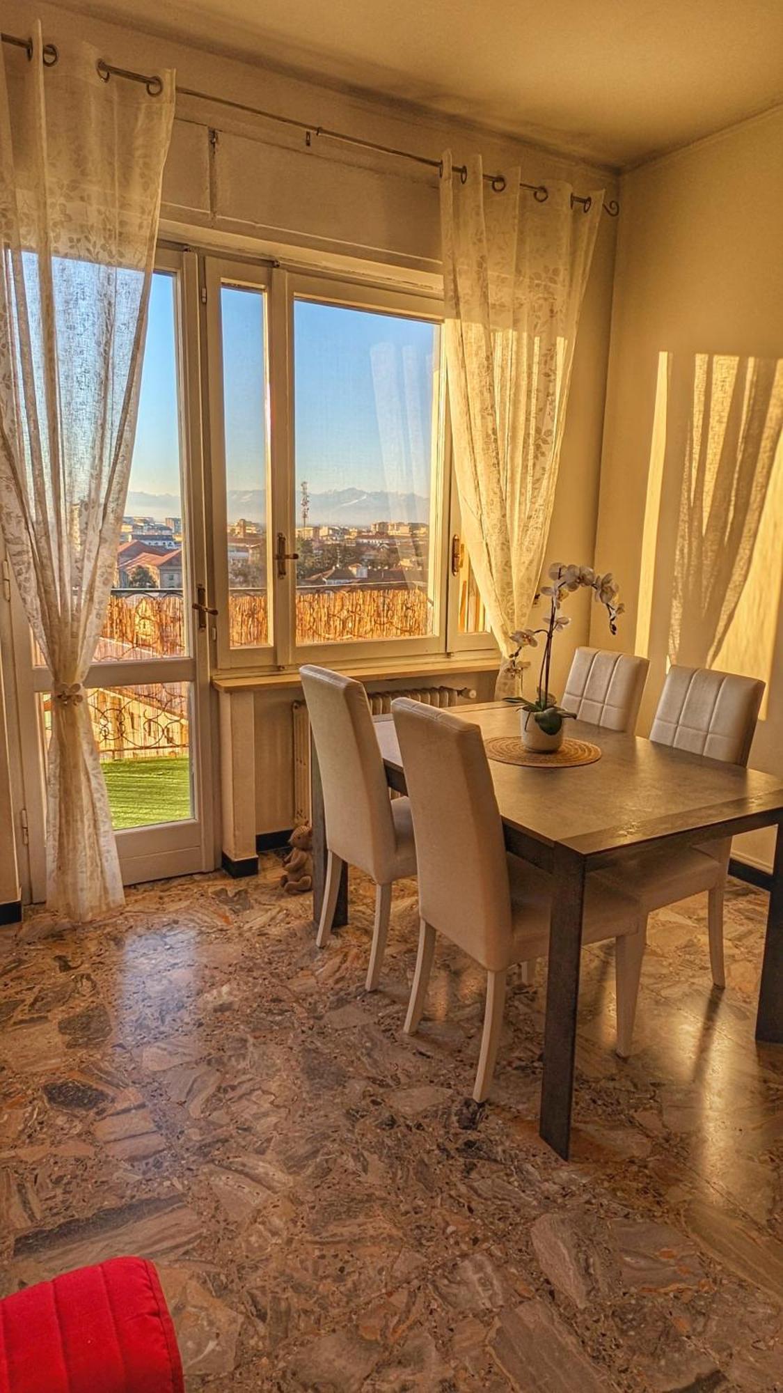 La Terrazza Del Re Apartment Vercelli Bagian luar foto